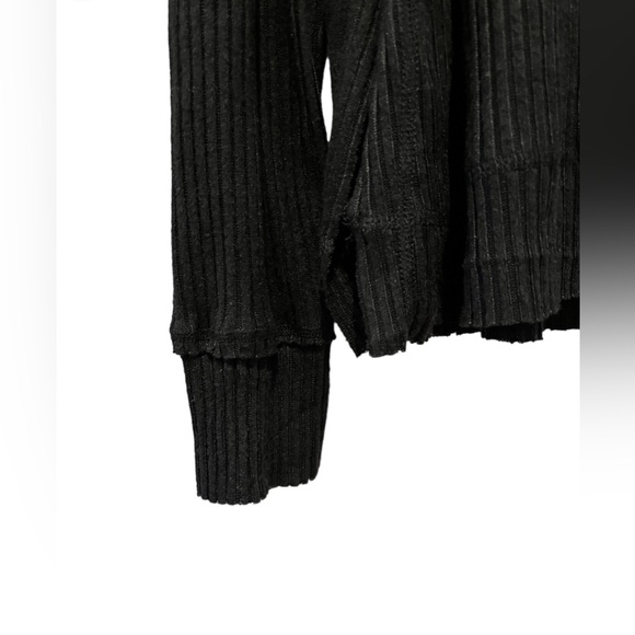 NWT Wild Fable Black Ribbed Knit Ribbed Open Hem Sweater Size Medium, Boxy Fit - Picture 5 of 5